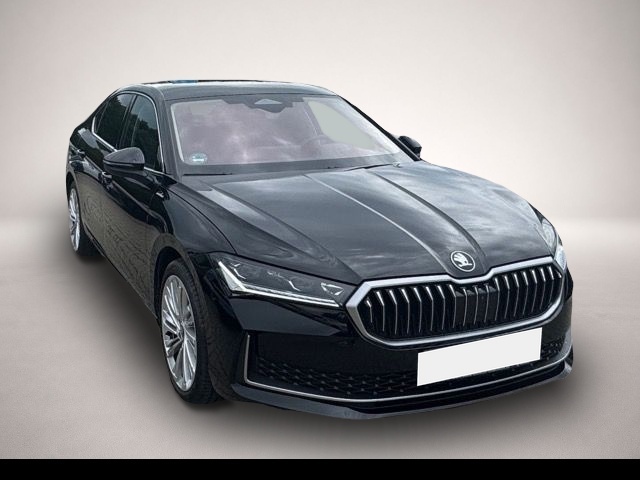 Skoda Superb (10/2025, Benzin)