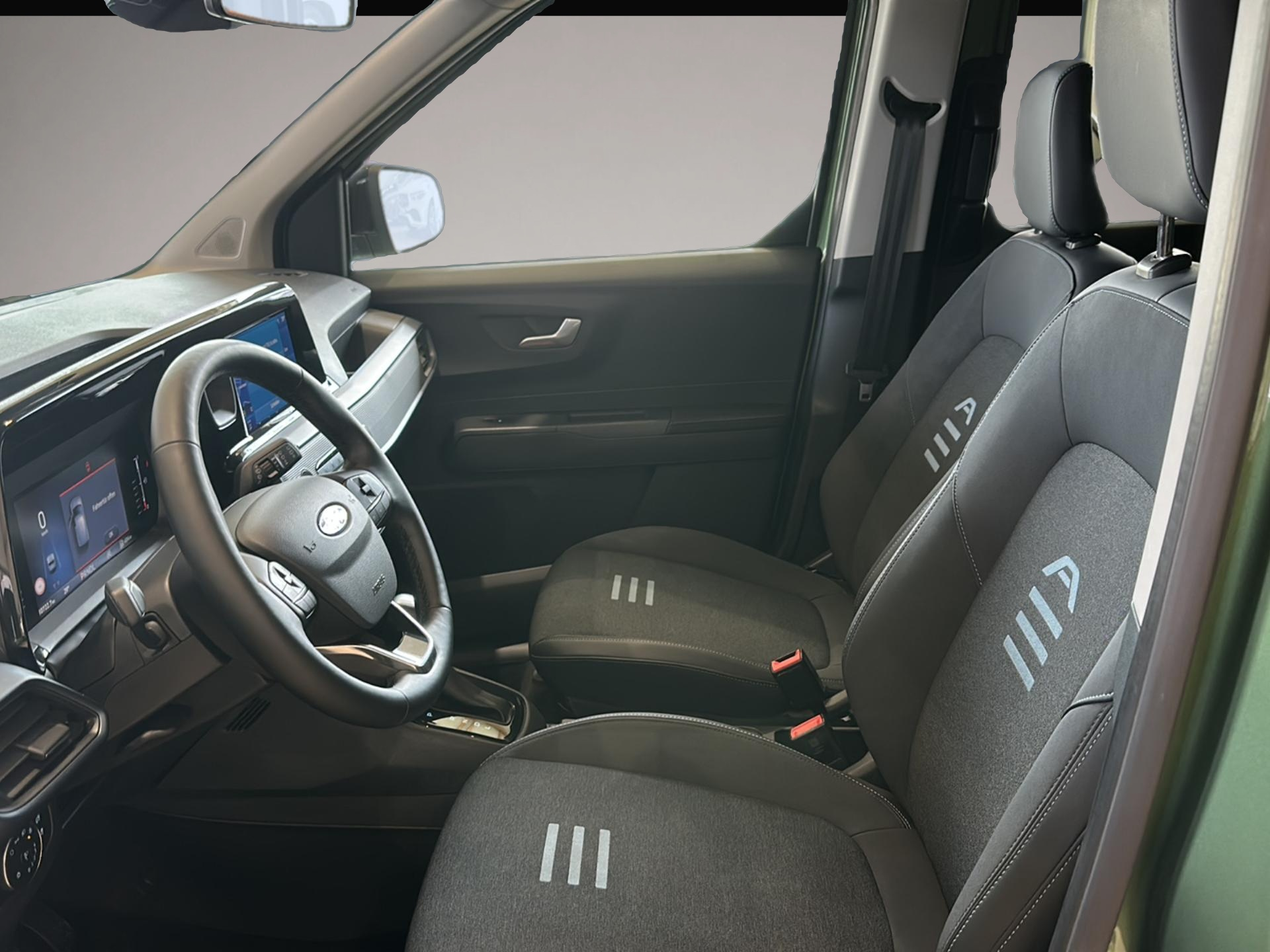 Ford Tourneo Courier (05/2025, Benzin)