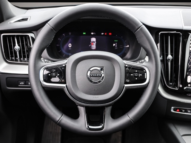 Volvo XC60 (12/2023, Hybrid (Benzin/Elektro))