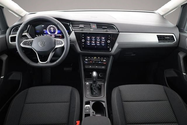 Volkswagen Touran (06/2026, Benzin)