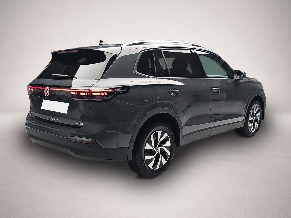 Volkswagen Tiguan, image 2 of 4
