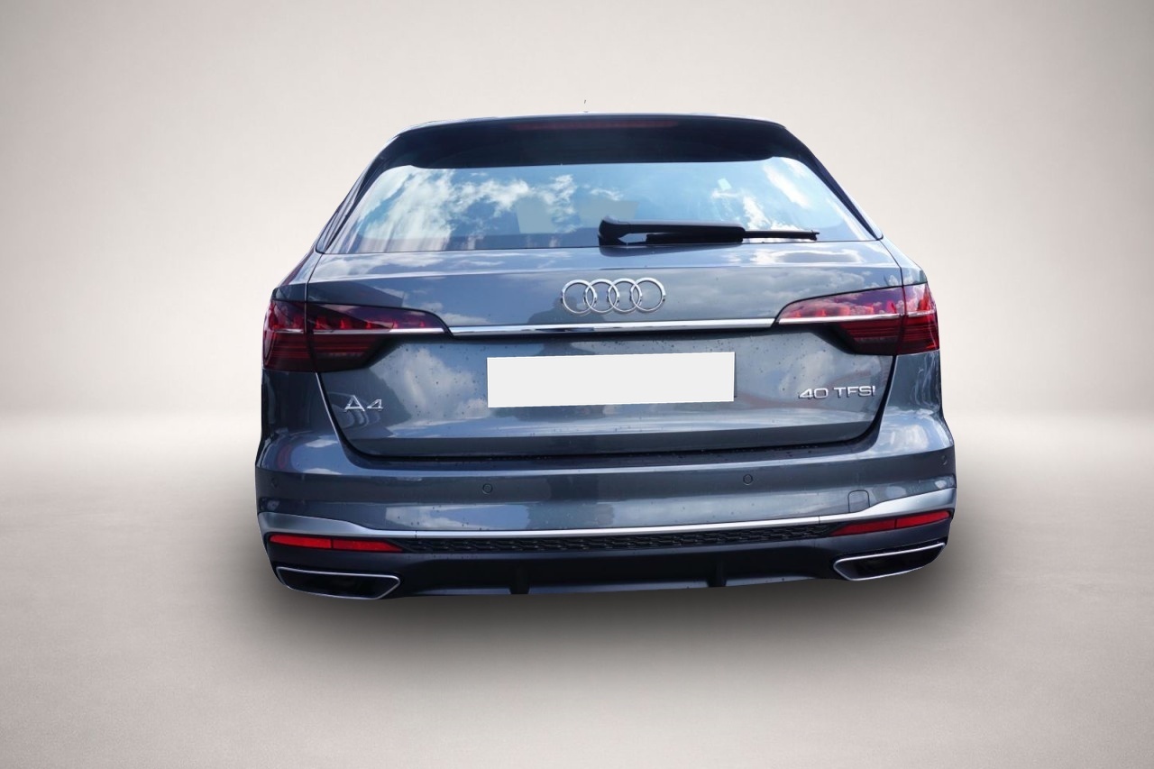 Audi A4 (11/2023, Benzin)