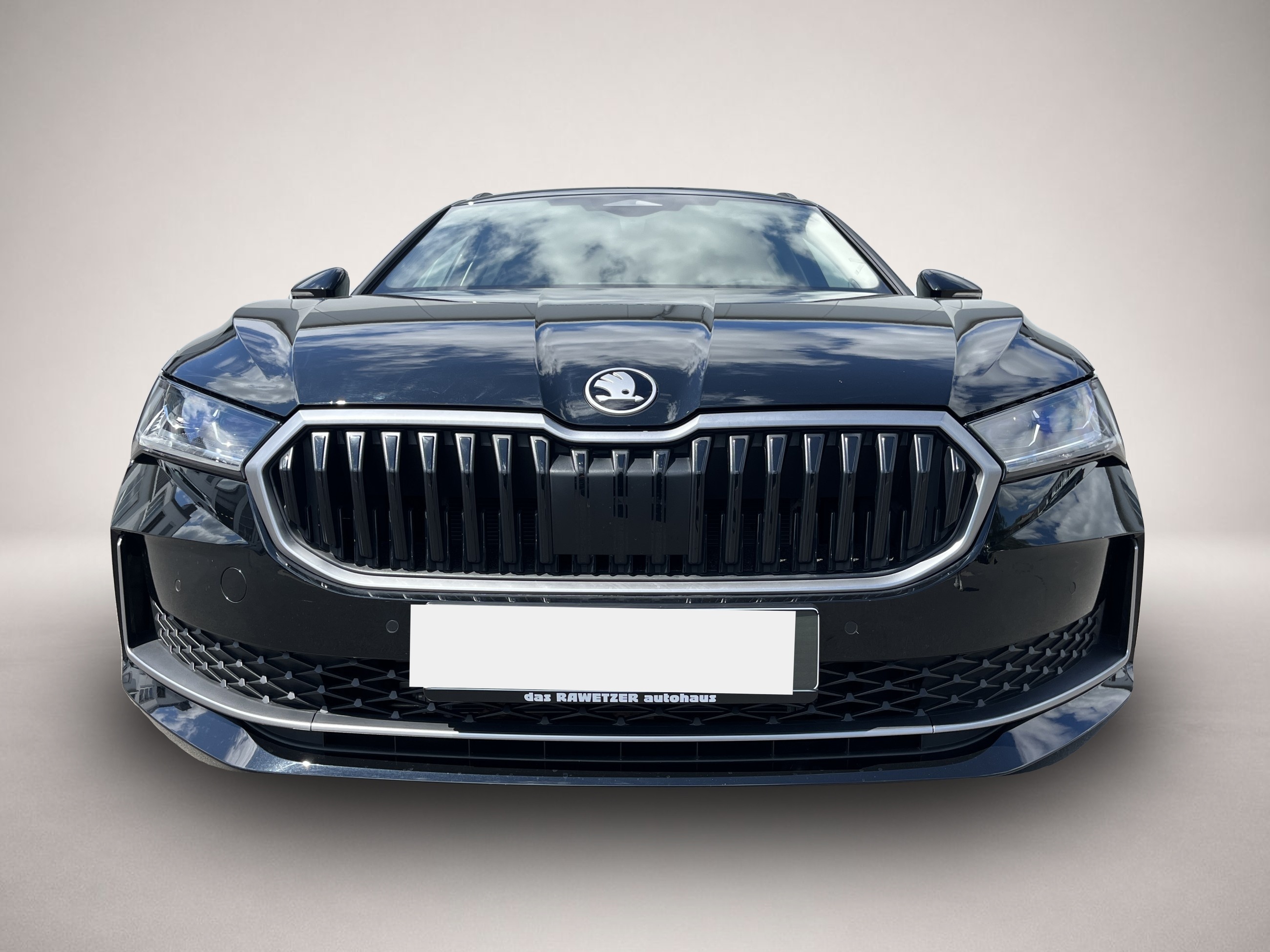 Skoda Superb (09/2025, Benzin)