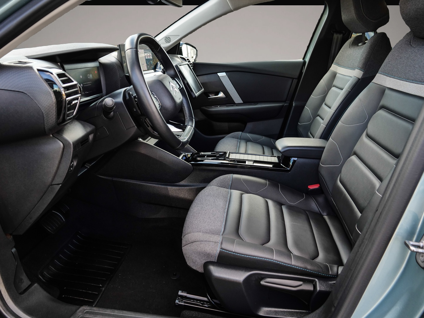 Citroen C4 (10/2023, Benzin)