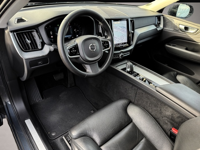 Volvo XC60 (12/2023, Benzin)