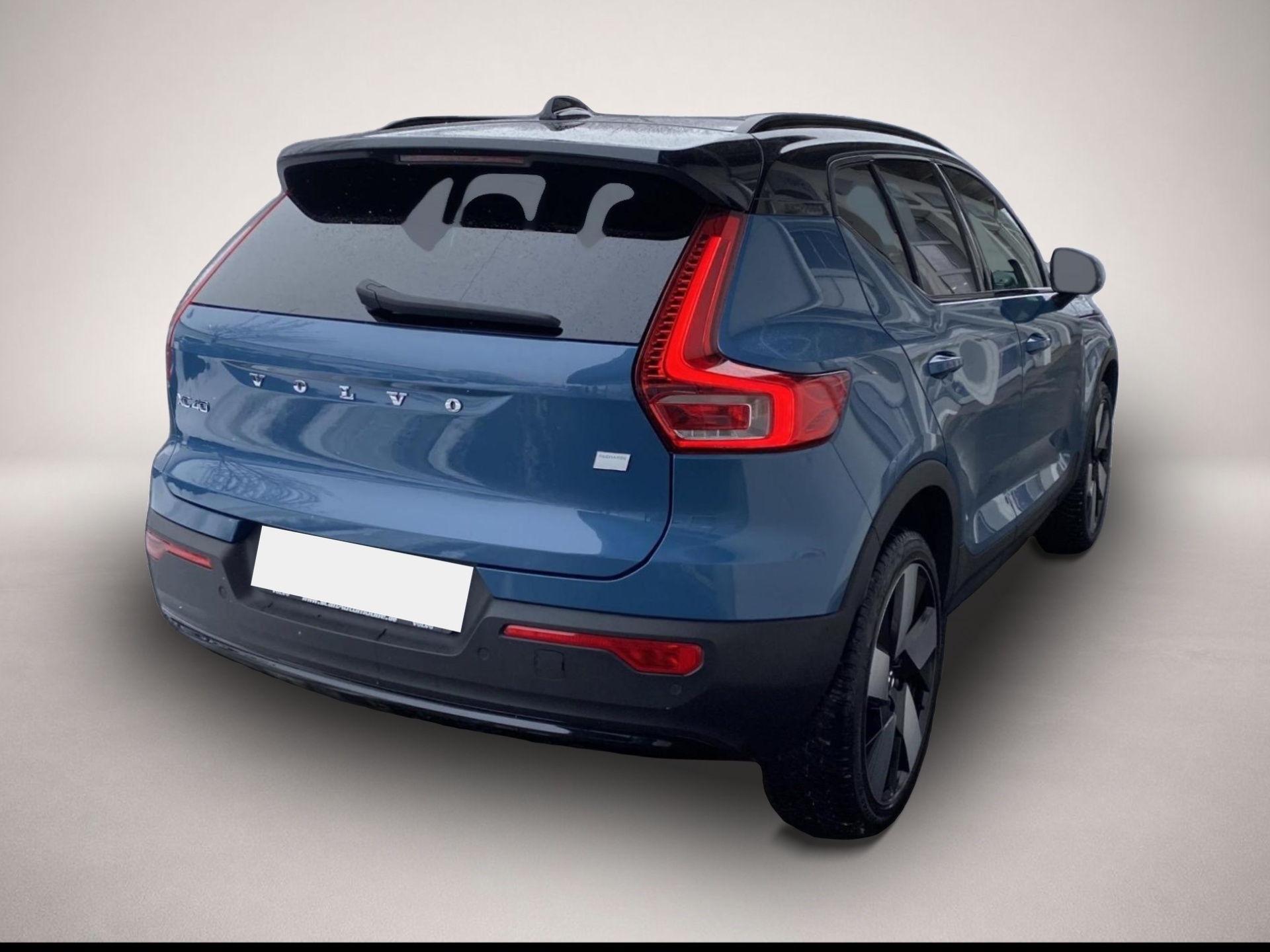 Volvo XC40 (11/2022, ELECTRIC)
