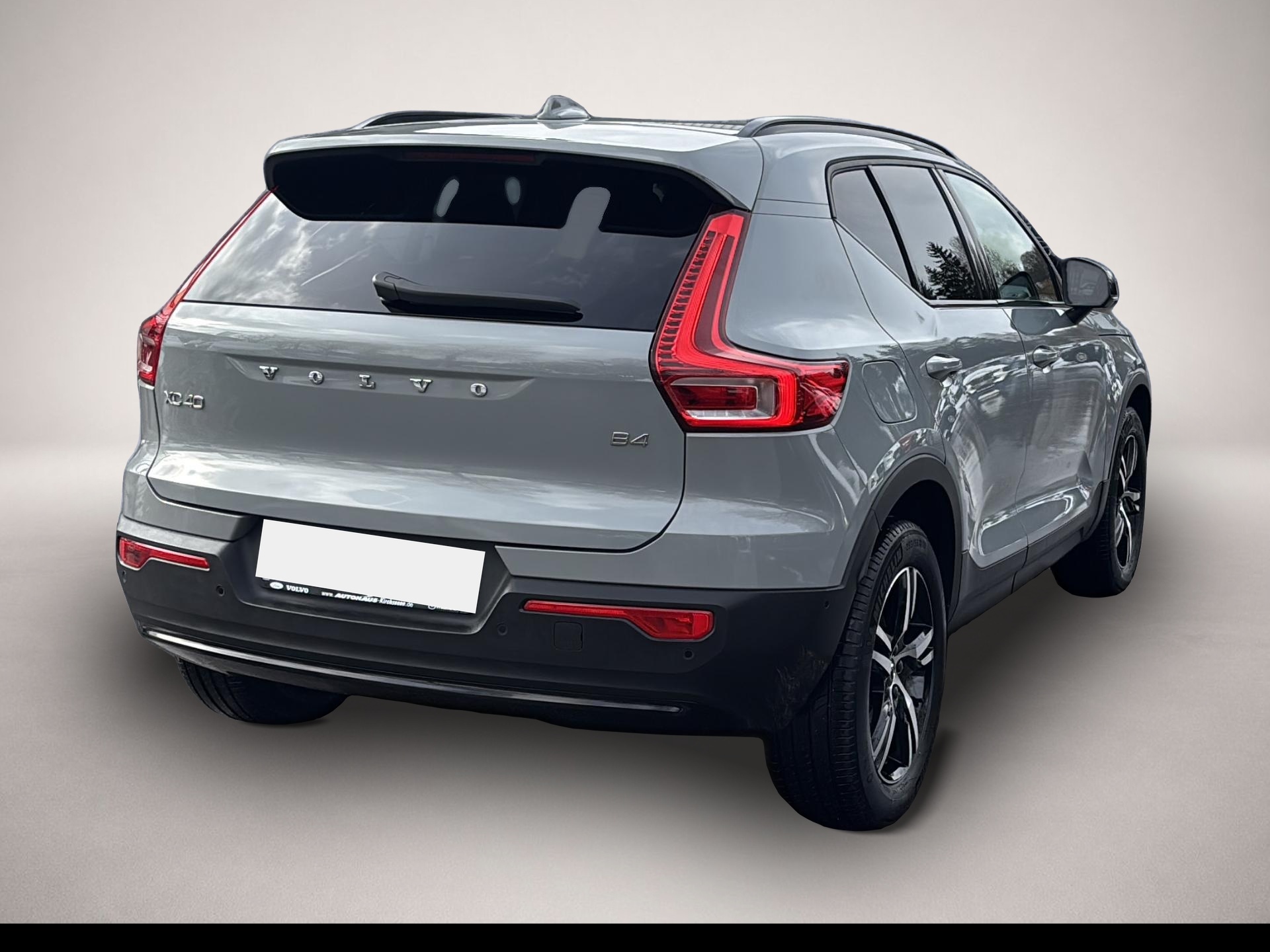 Volvo XC40 (06/2025, Benzin)