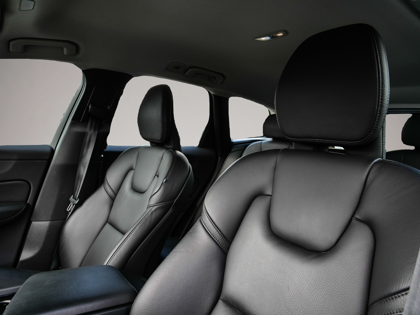 Volvo XC60 (04/2023, Benzin)