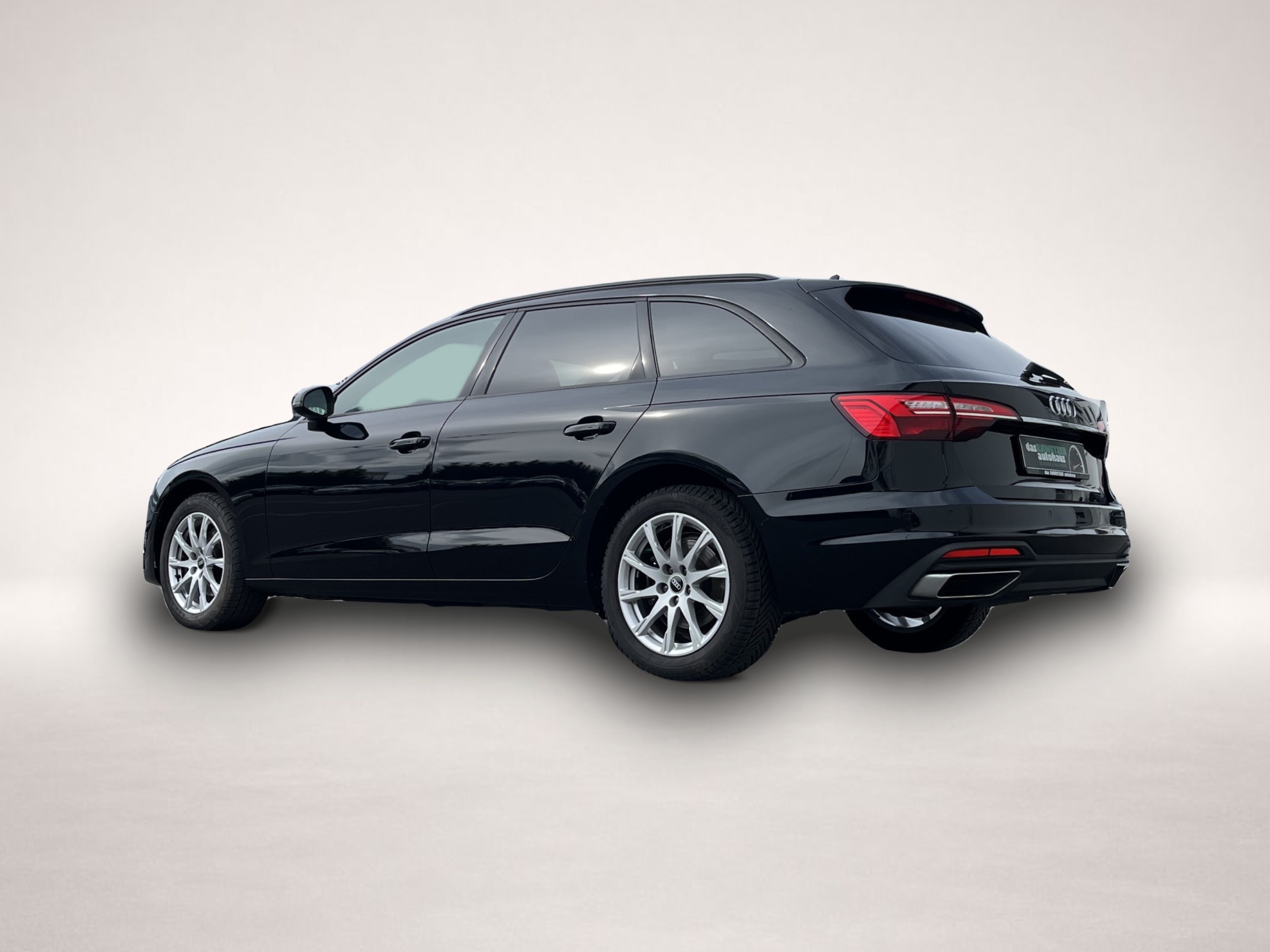 Audi A4 (08/2022, Benzin)