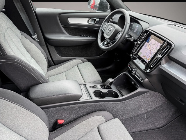 Volvo XC40 (12/2023, Benzin)