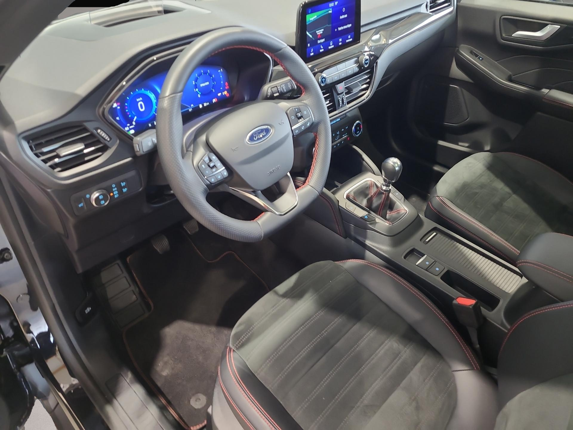 Ford Kuga (07/2023, Benzin)