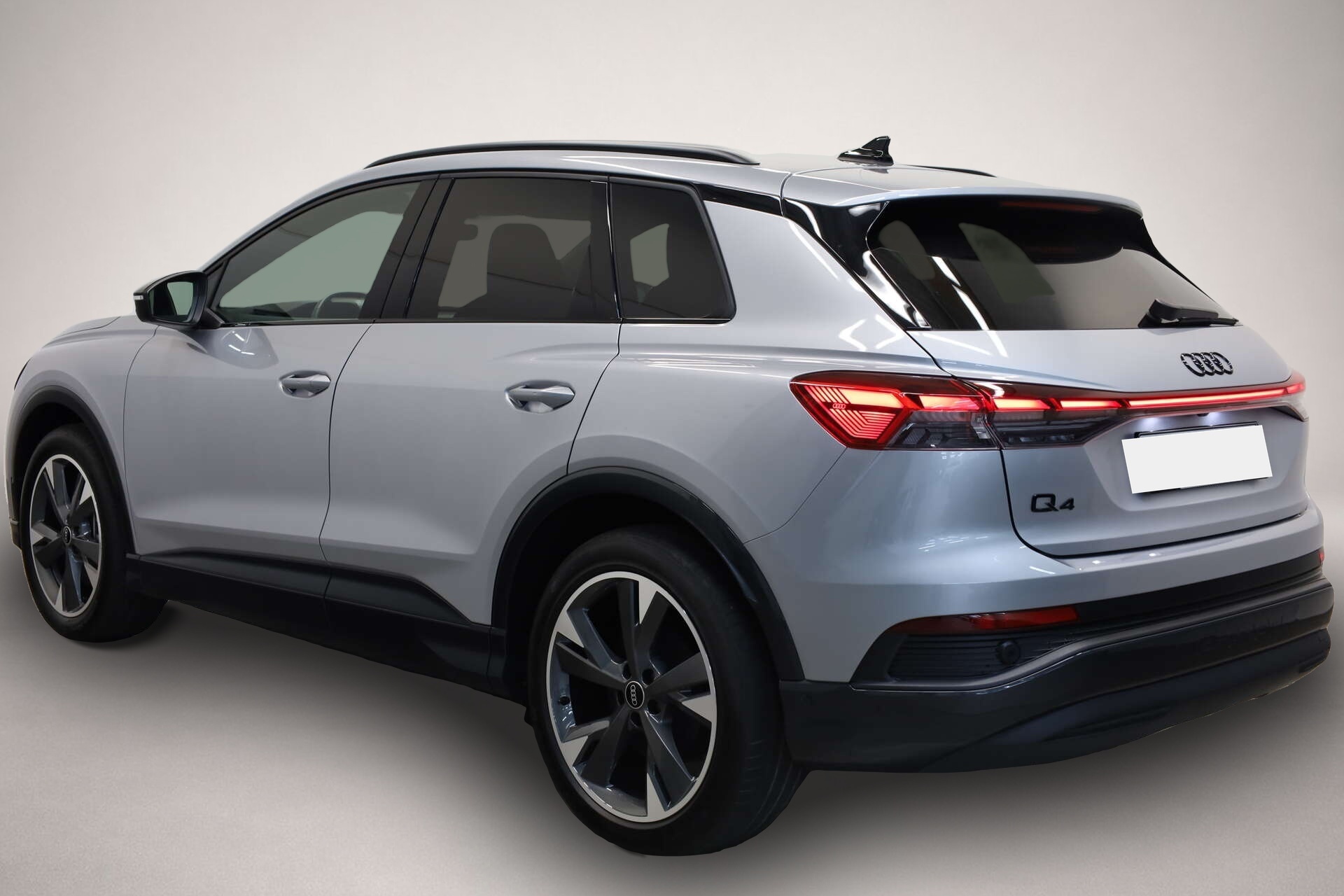 Audi Q4 e-tron (01/2024, ELECTRIC)
