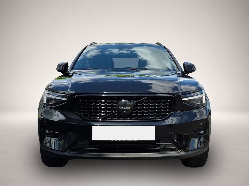 Volvo XC40 (04/2025, Benzin)