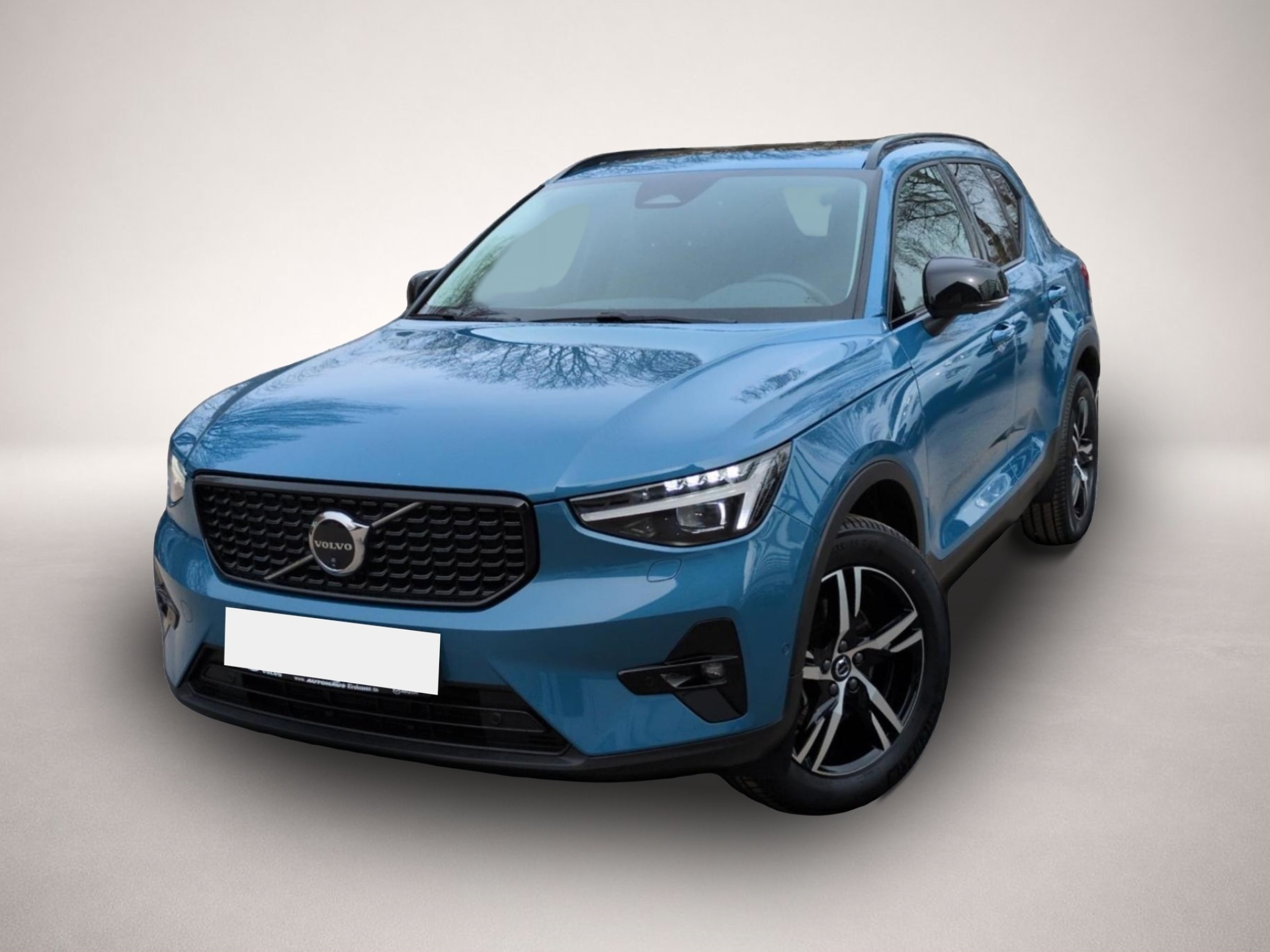 Volvo XC40 (06/2025, Benzin)