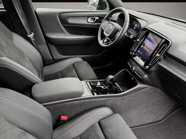 Volvo XC40 (12/2023, Benzin)