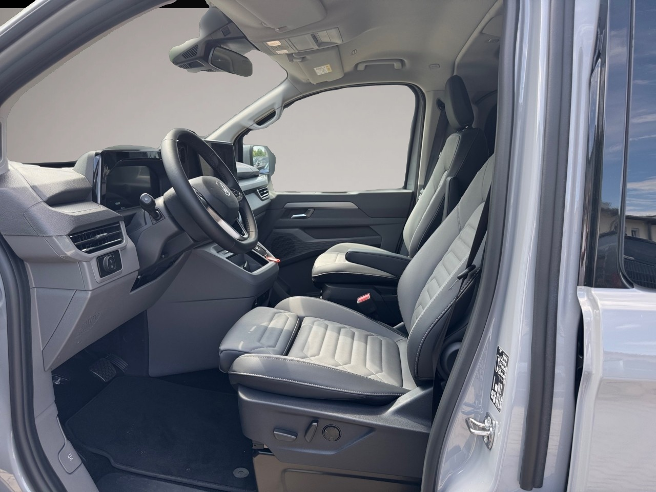 Volkswagen T7 Caravelle, Bild 5 von 6