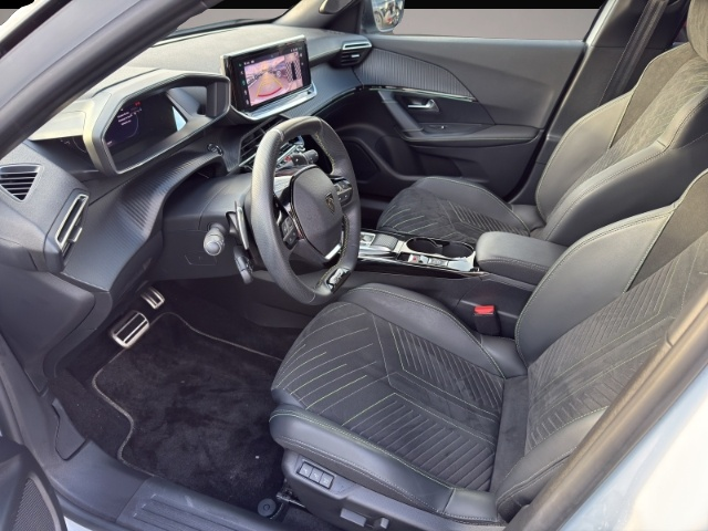 Peugeot 2008 (11/2023, Benzin)