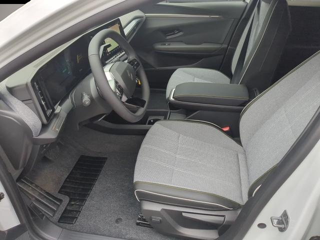 Renault Megane E-TECH (07/2026, ELECTRIC)