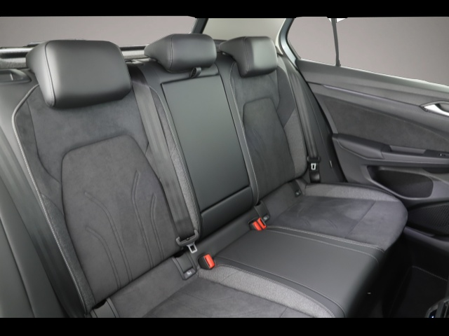 Volkswagen Golf (07/2025, Benzin)