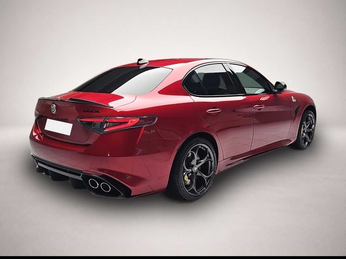 Alfa Romeo Giulia, image 2 of 4