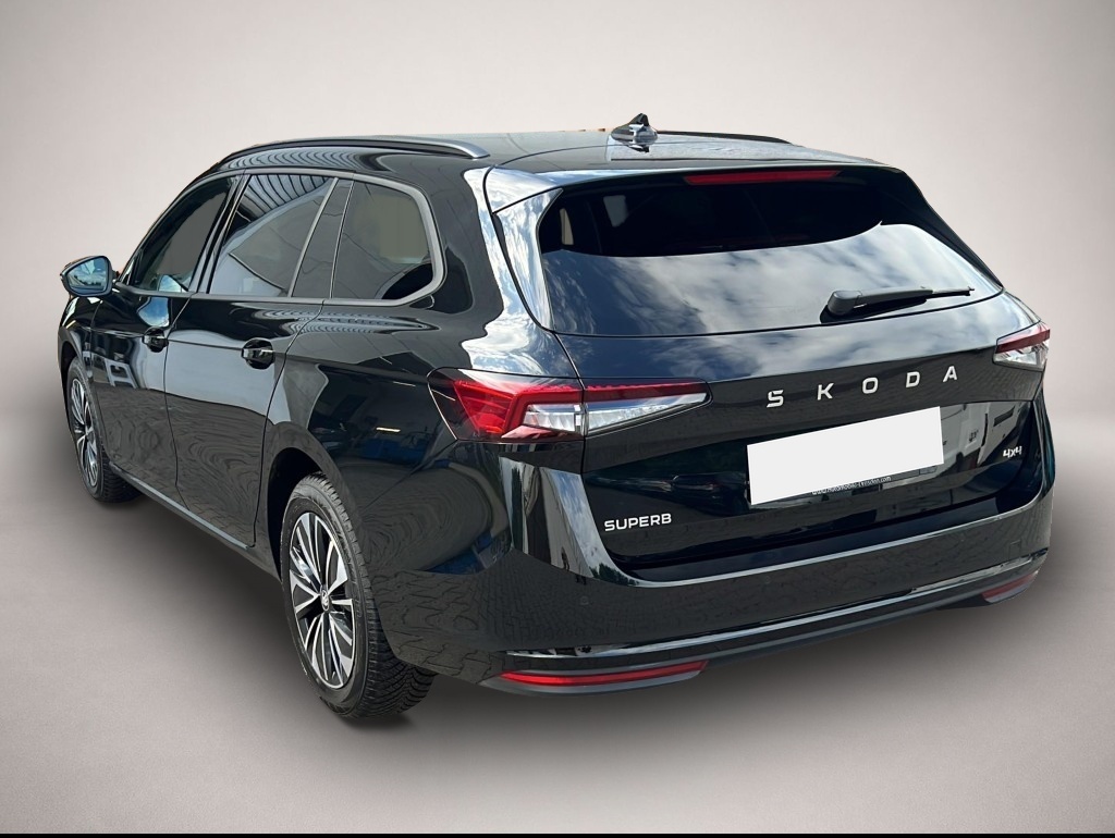 Skoda Superb (09/2025, Benzin)