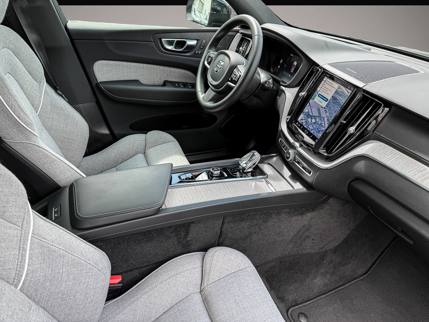 Volvo XC60 (10/2023, Hybrid (Benzin/Elektro))