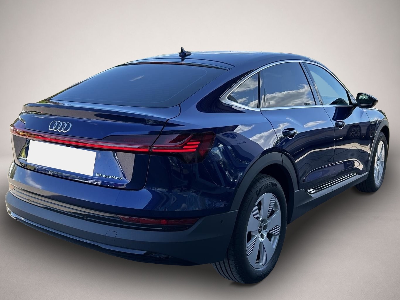 Audi e-tron (01/2023, ELECTRIC)