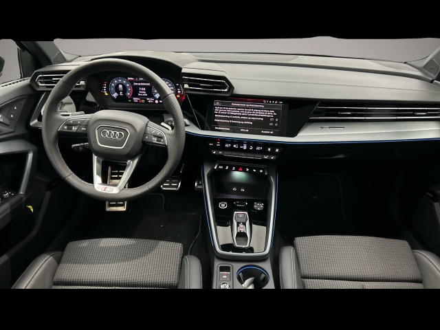 Audi A3 (10/2025, Benzin)