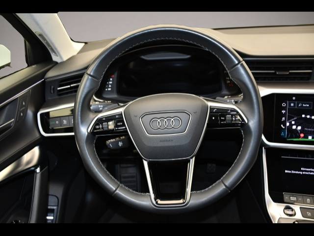 Audi A6 (10/2023, Benzin)
