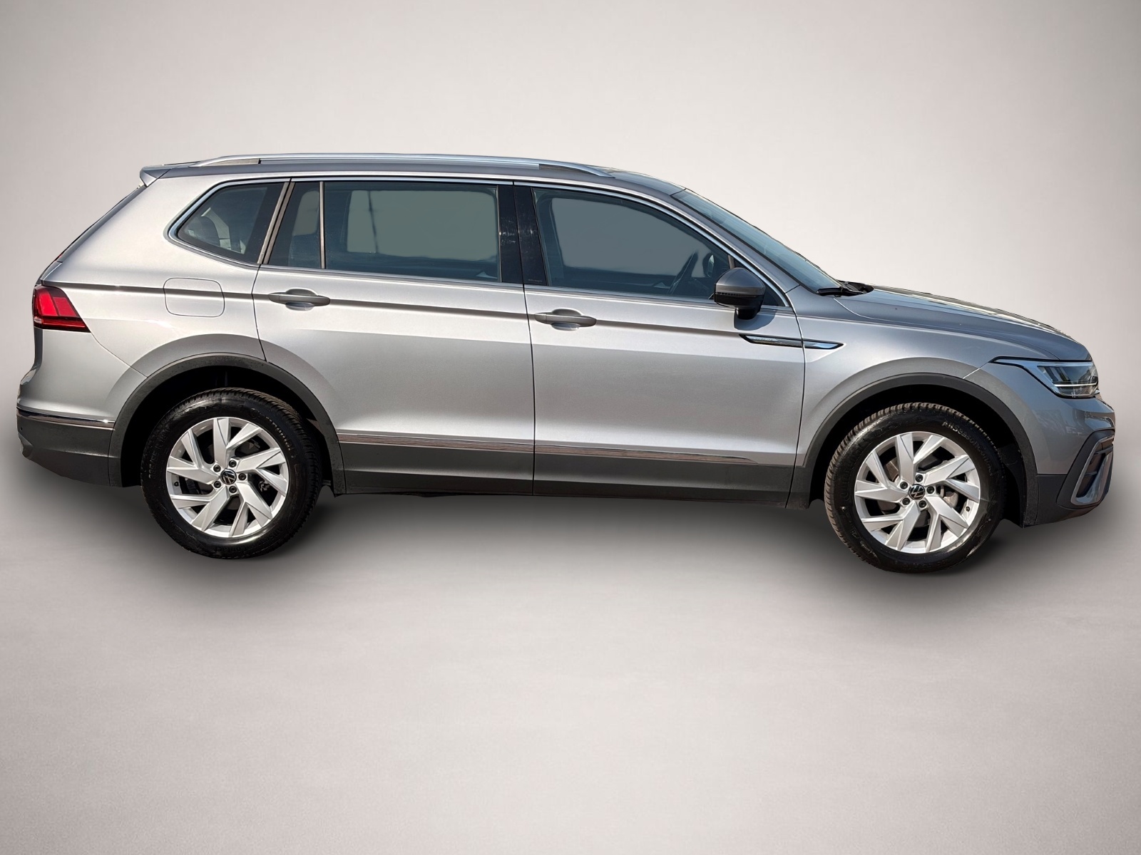 Volkswagen Tiguan Allspace (03/2025, Benzin)