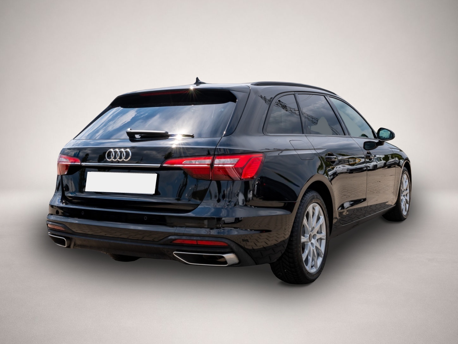 Audi A4 (05/2022, Benzin)