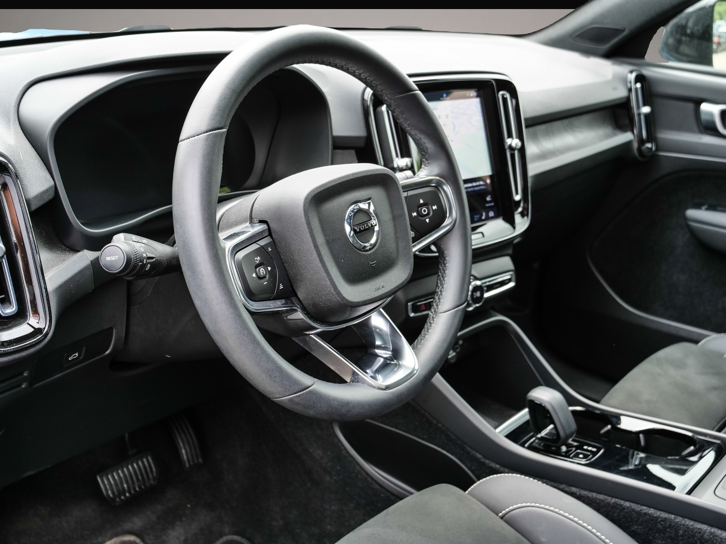 Volvo C40 (01/2023, ELECTRIC)