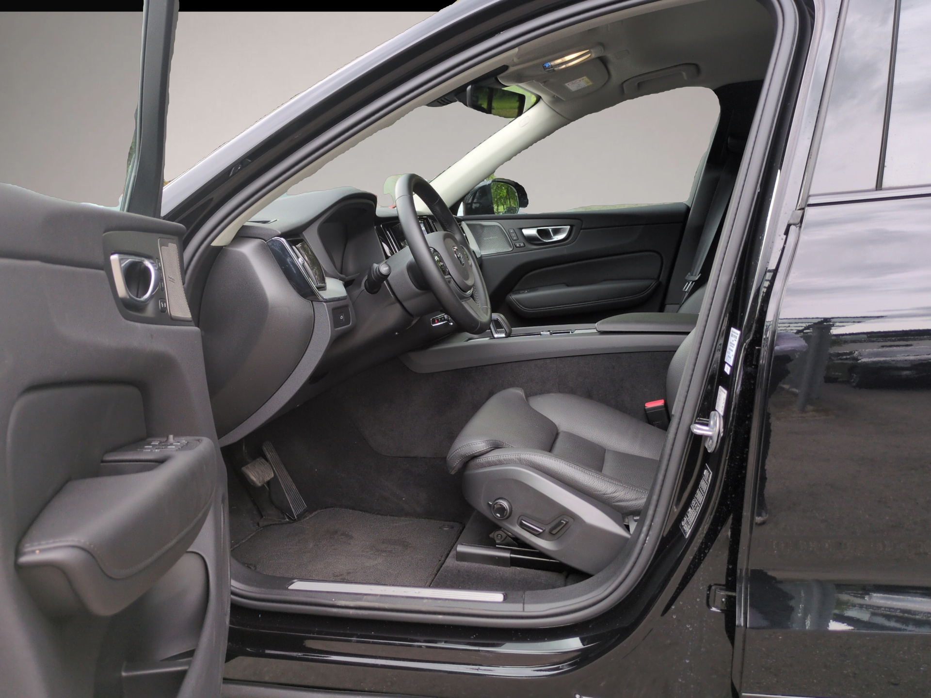 Volvo XC60 (02/2025, Benzin)