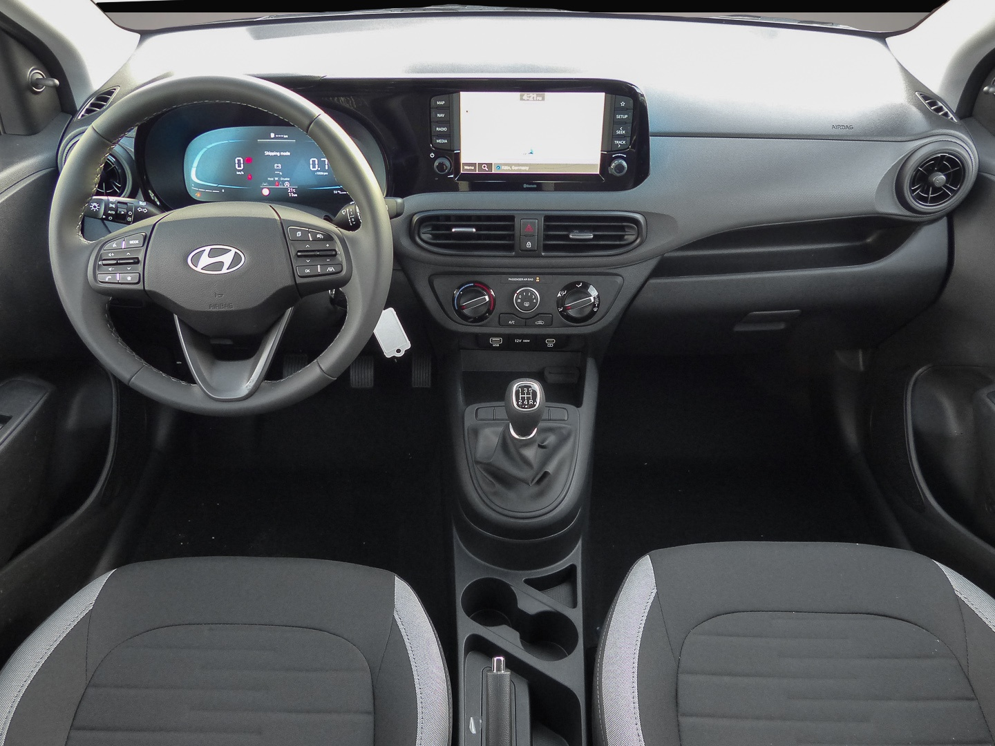 Hyundai i10 (02/2026, Benzin)