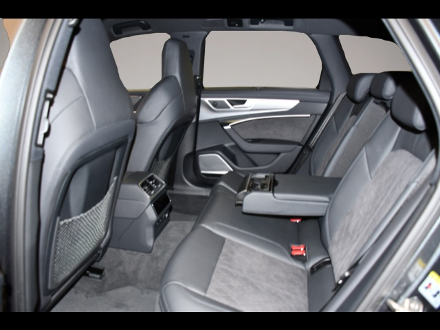 Audi RS6 (09/2025, Benzin)