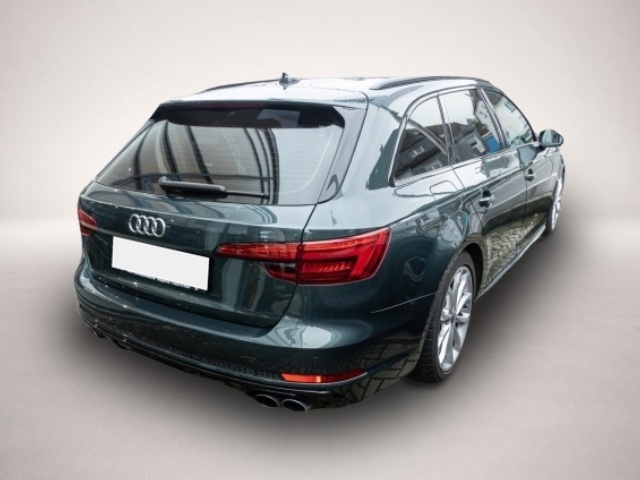 Audi quattro (03/2017, Benzin)