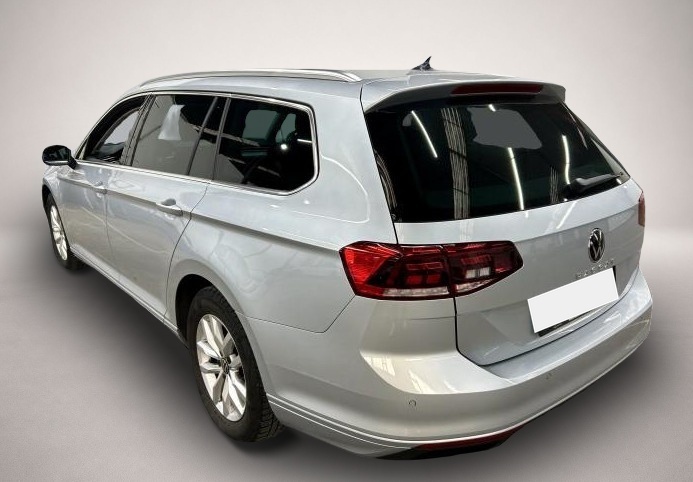Volkswagen Passat Variant (11/2023, Benzin)