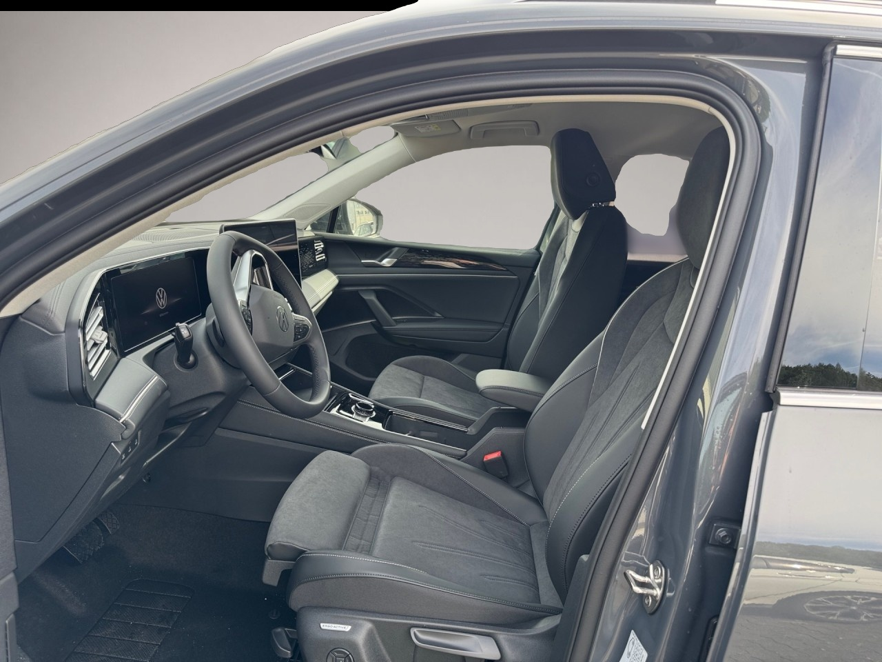Volkswagen Tiguan, image 5 of 6