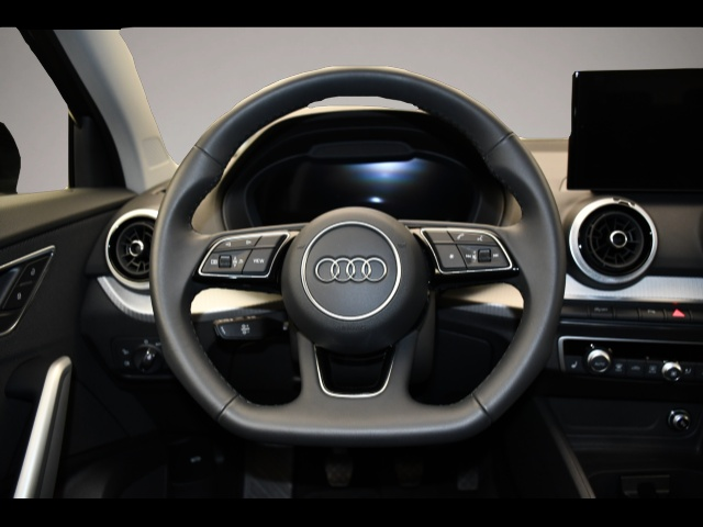 Audi Q2 (09/2025, Benzin)