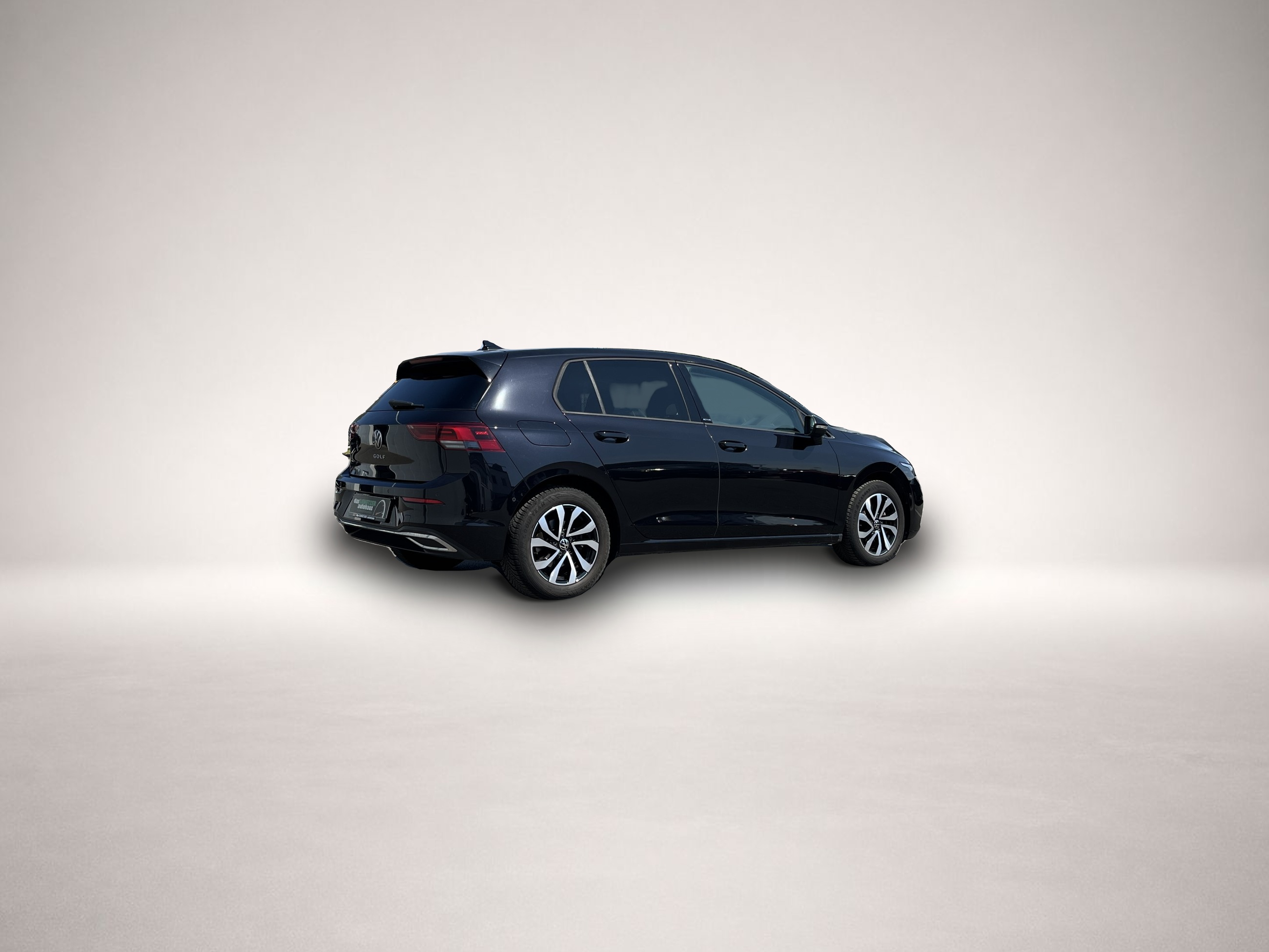 Volkswagen Golf (01/2023, Benzin)