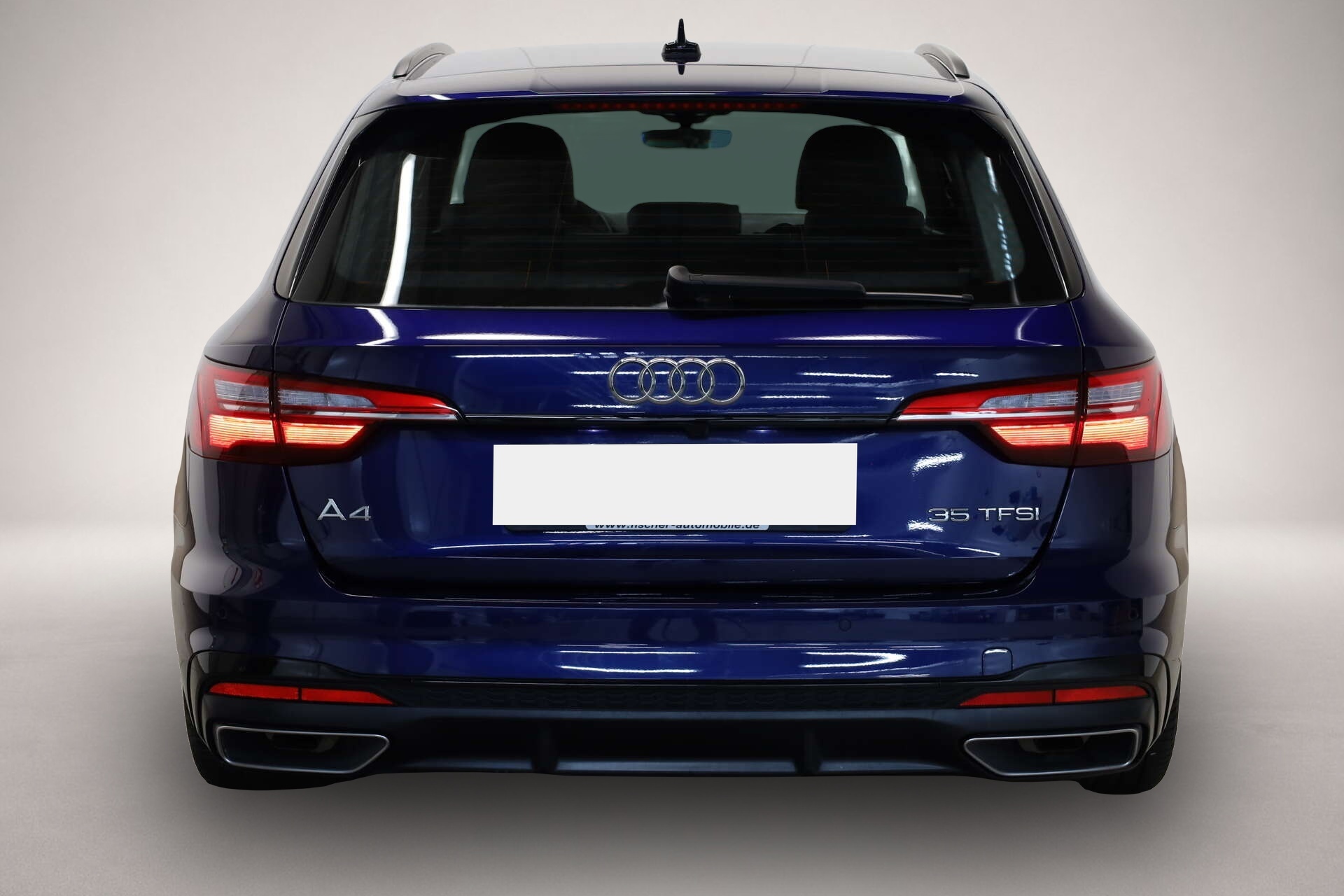 Audi A4 (04/2023, Benzin)