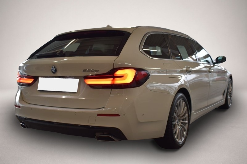 BMW 530 (11/2023, Hybrid (Benzin/Elektro))