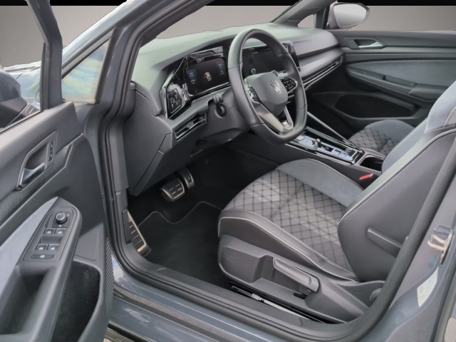 Volkswagen Golf (02/2024, Benzin)