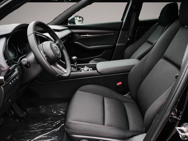 Mazda 3 (12/2025, Benzin)