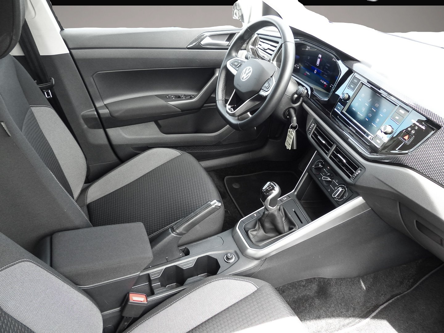 Volkswagen Polo (04/2023, Benzin)