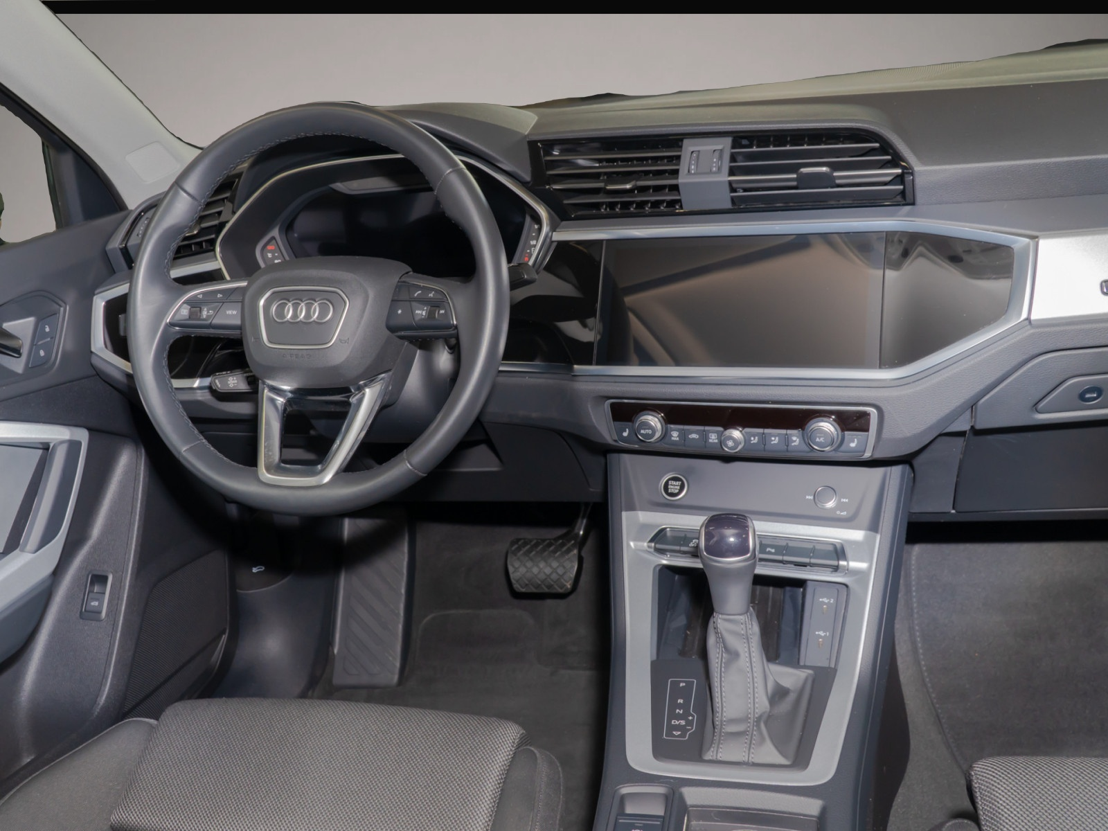 Audi Q3 (01/2023, Benzin)