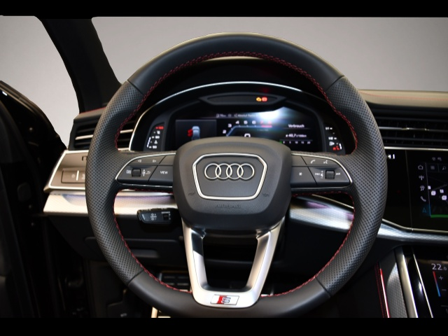 Audi SQ7 (12/2025, Benzin)