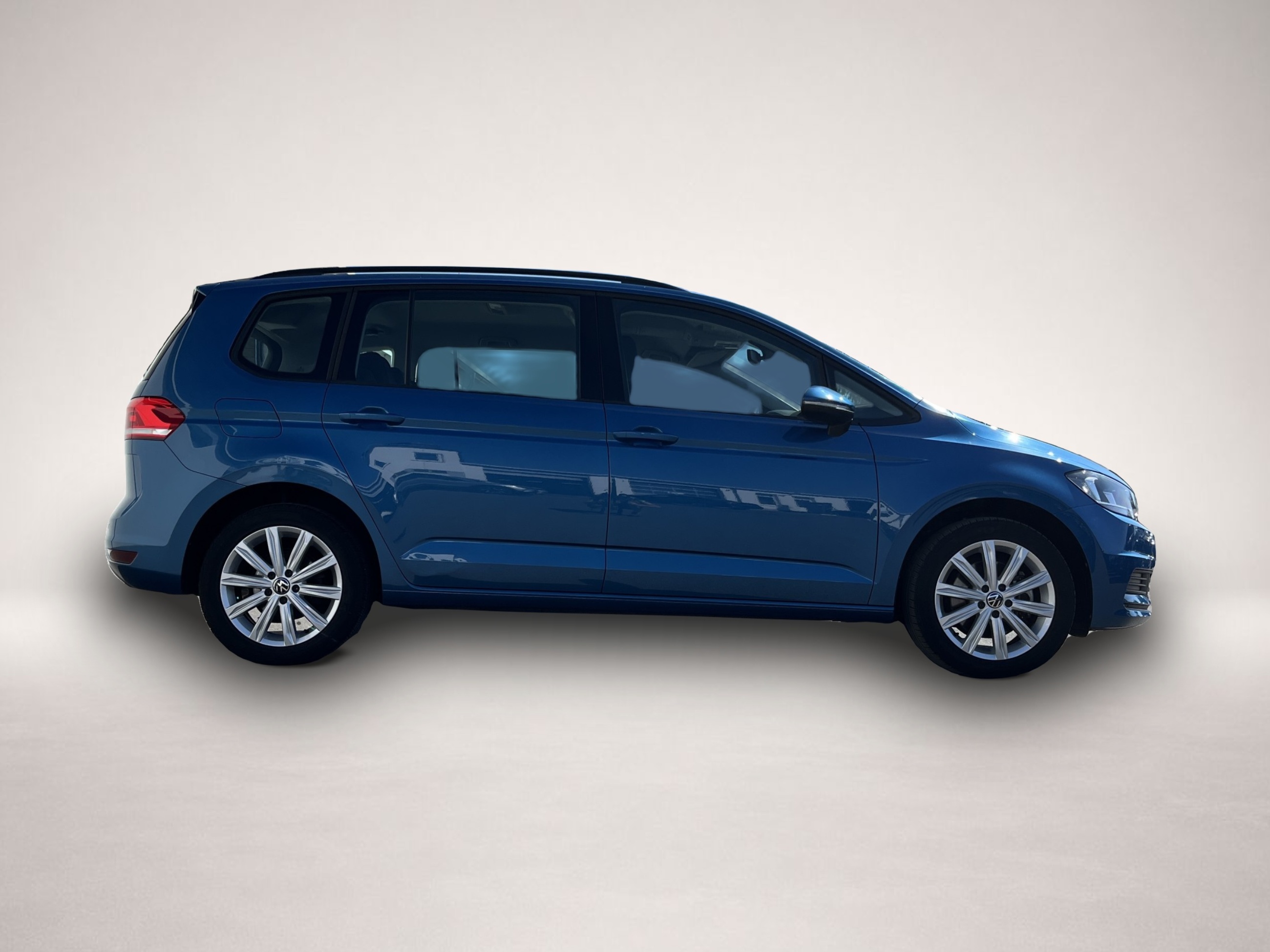 Volkswagen Touran (05/2022, Benzin)