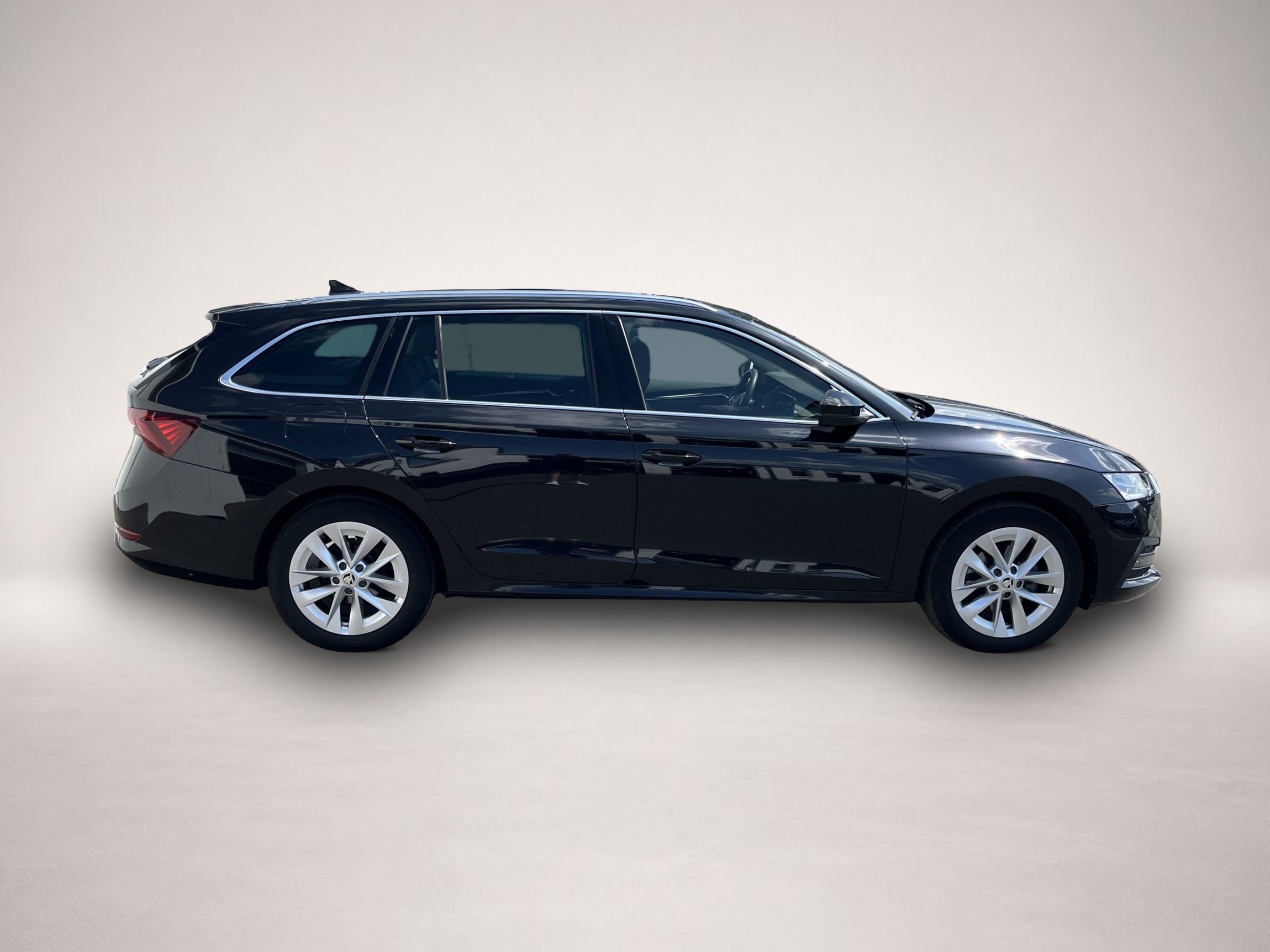Skoda Octavia (06/2023, )