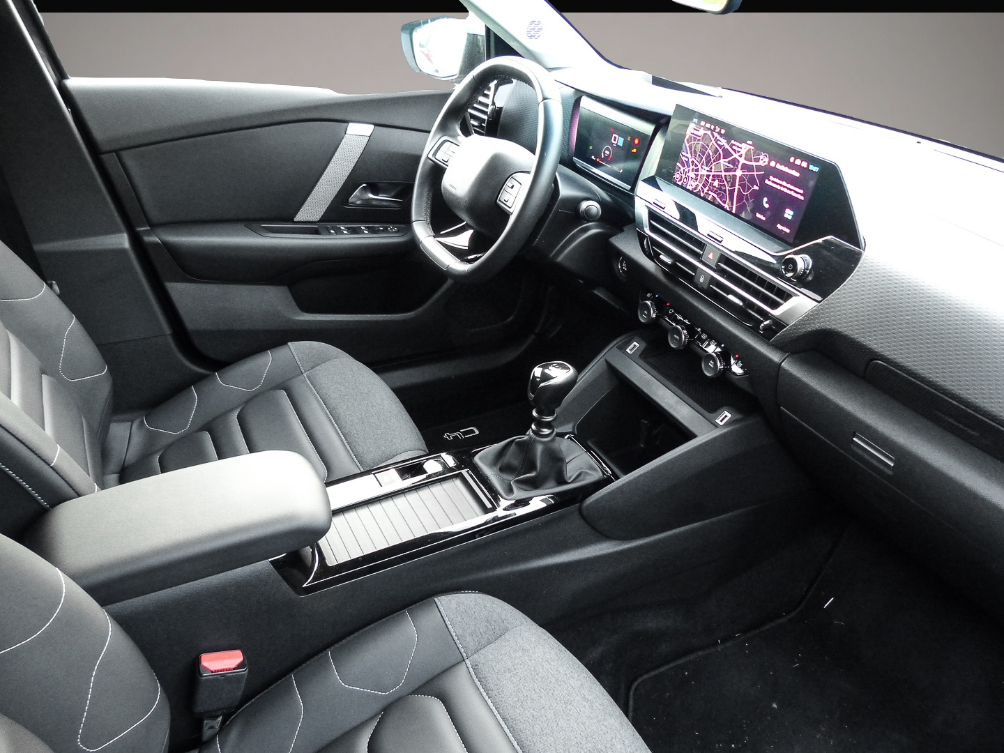 Citroen C4 (11/2023, Benzin)
